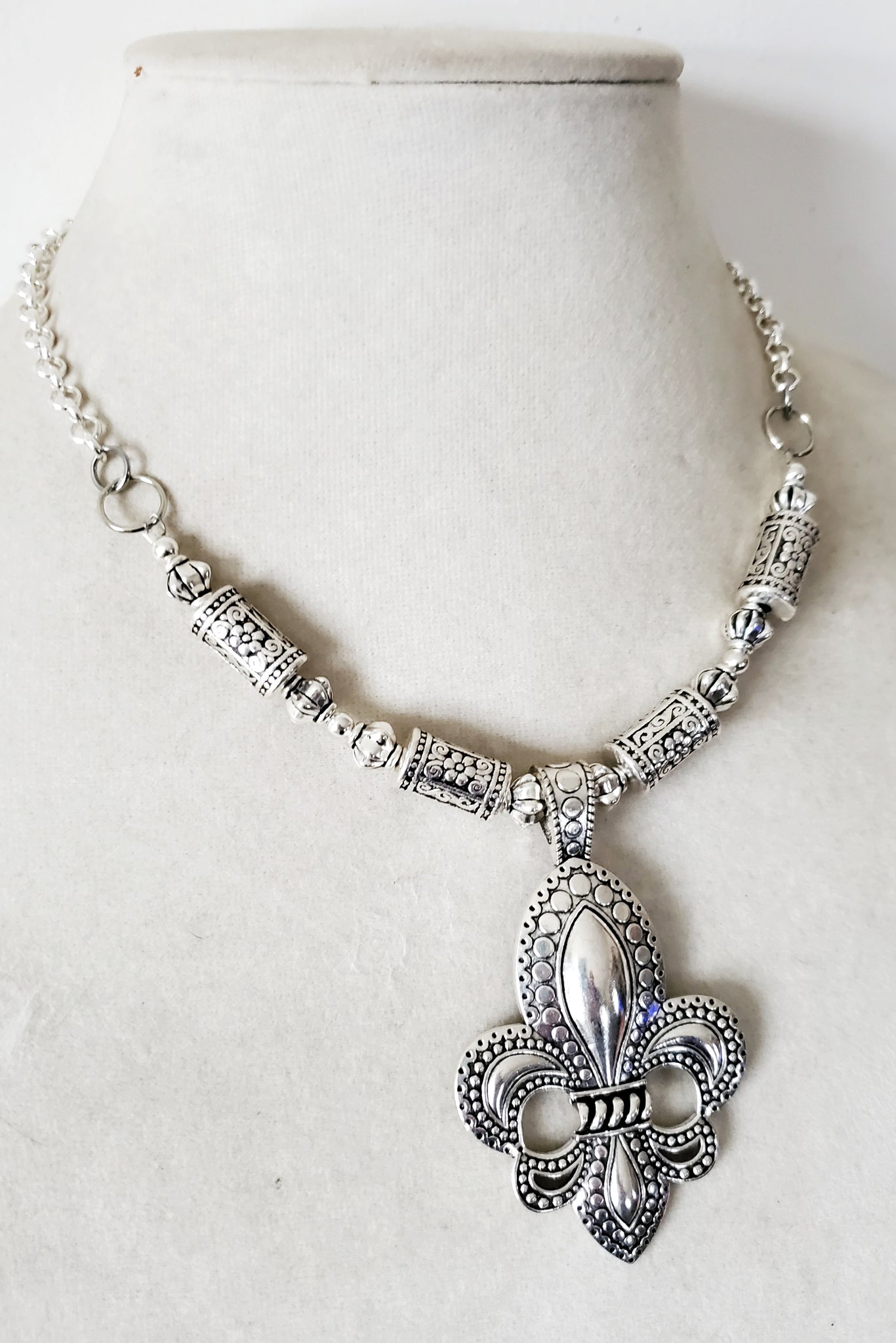 Bold Fleur De Lis Necklace Mardi Gras Jewelry