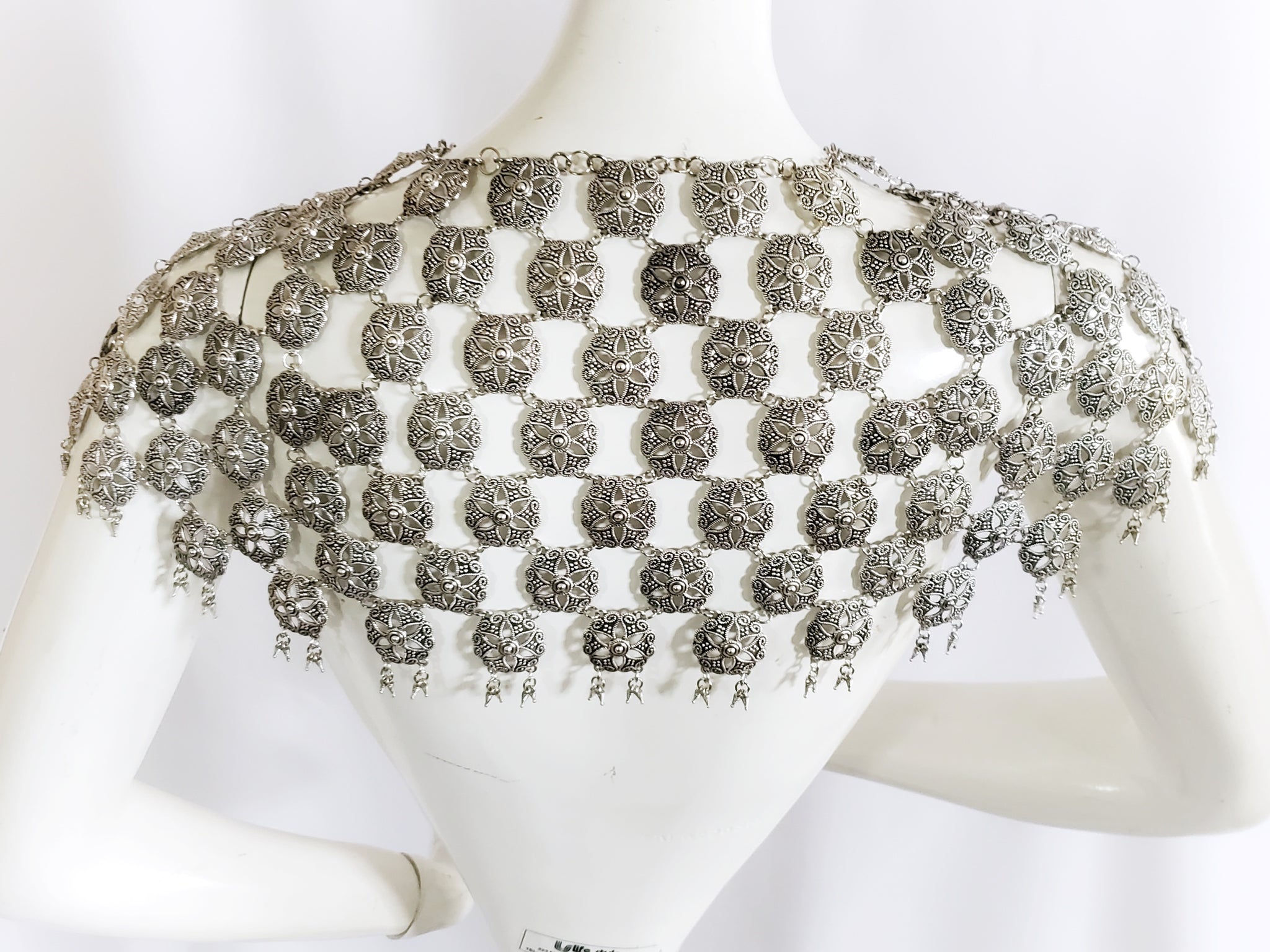 Armored Shawl Queens Armor Hauberk Shoulder Jewelry