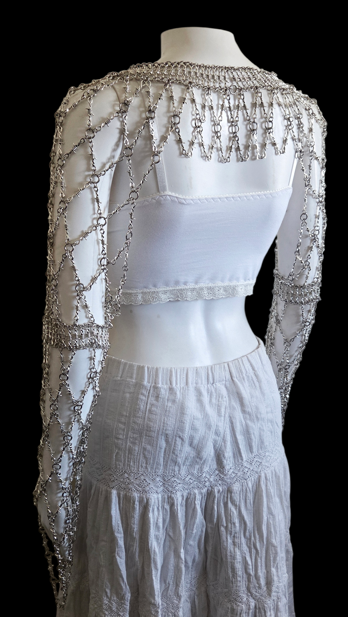Barbed Wire Sleeves Queens Armor - DRAVYNMOOR