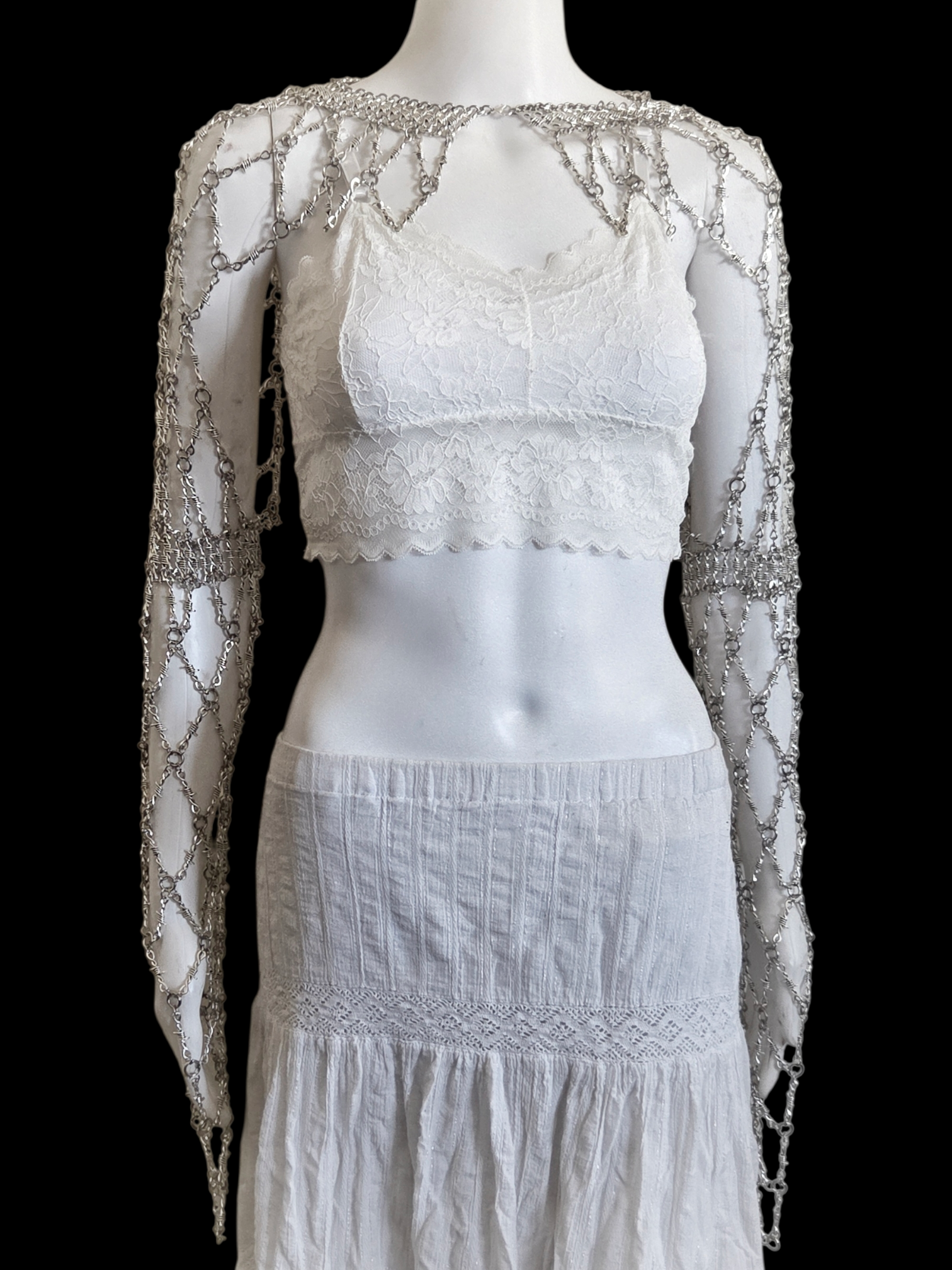 Barbed Wire Sleeves Queens Armor - DRAVYNMOOR