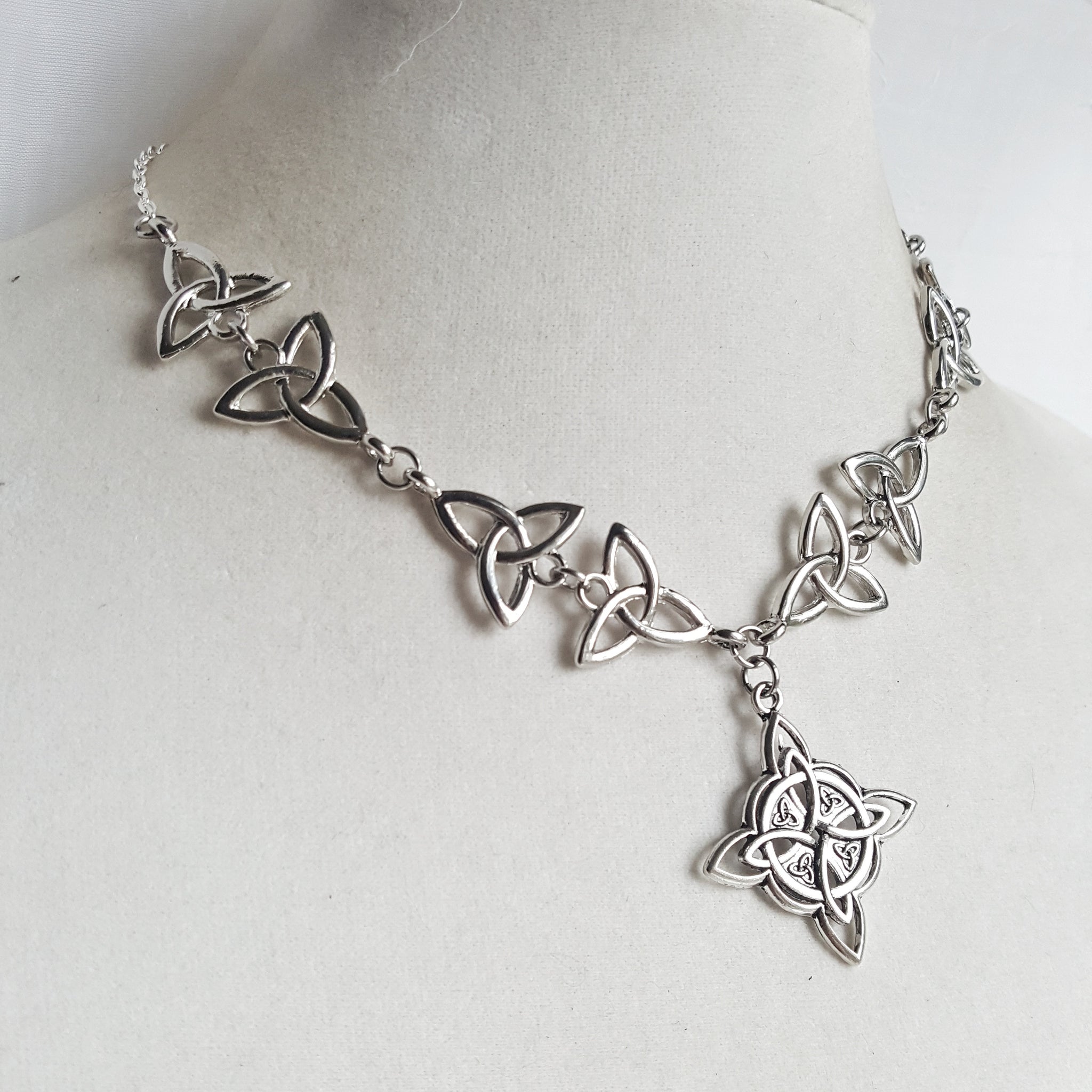 Silver Celtic Knot Necklace Triqueta Wiccan Jewelry - DRAVYNMOOR