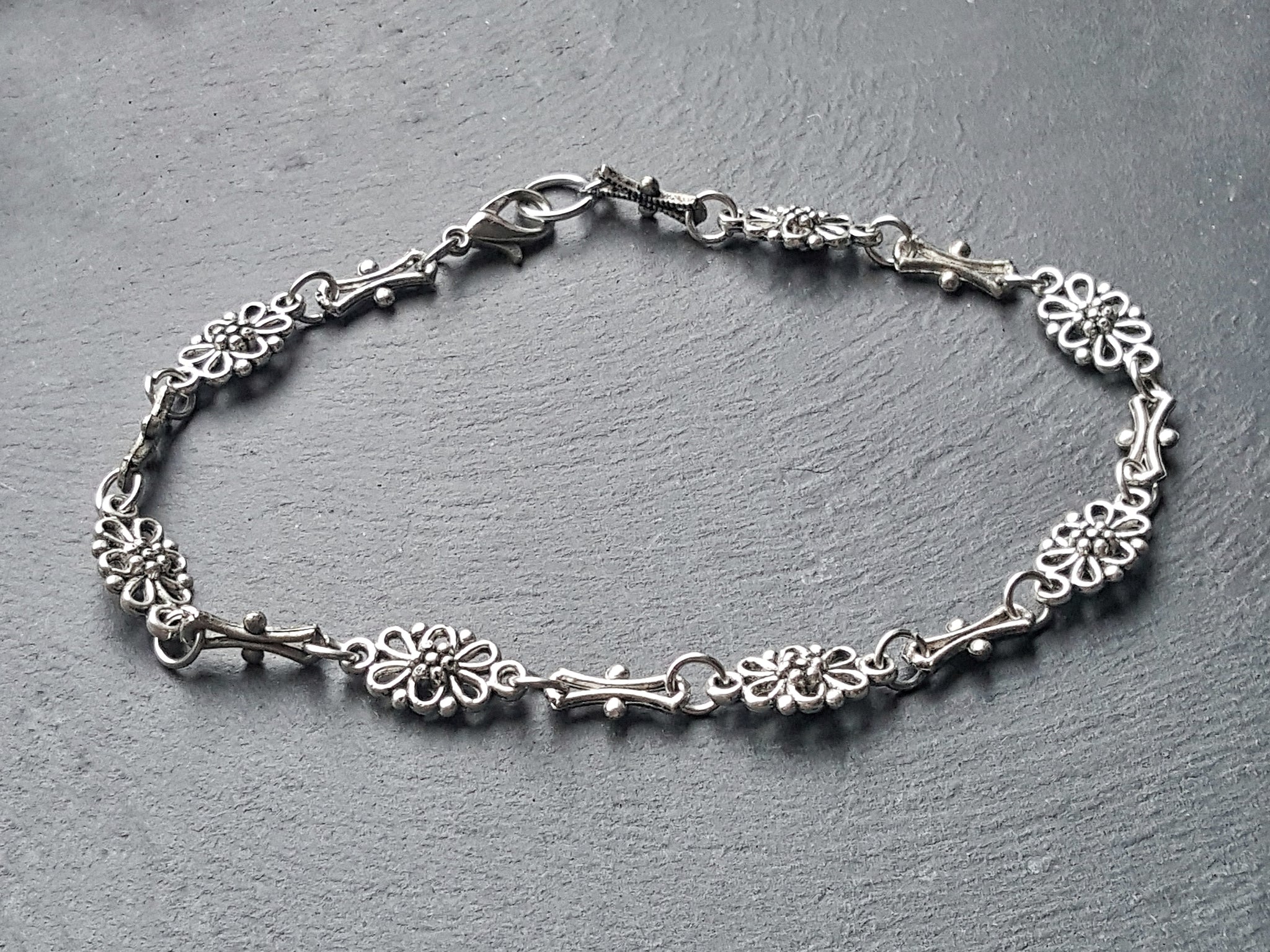 Silver Flower Anklet Christmas Gift Idea for Her - DRAVYNMOOR