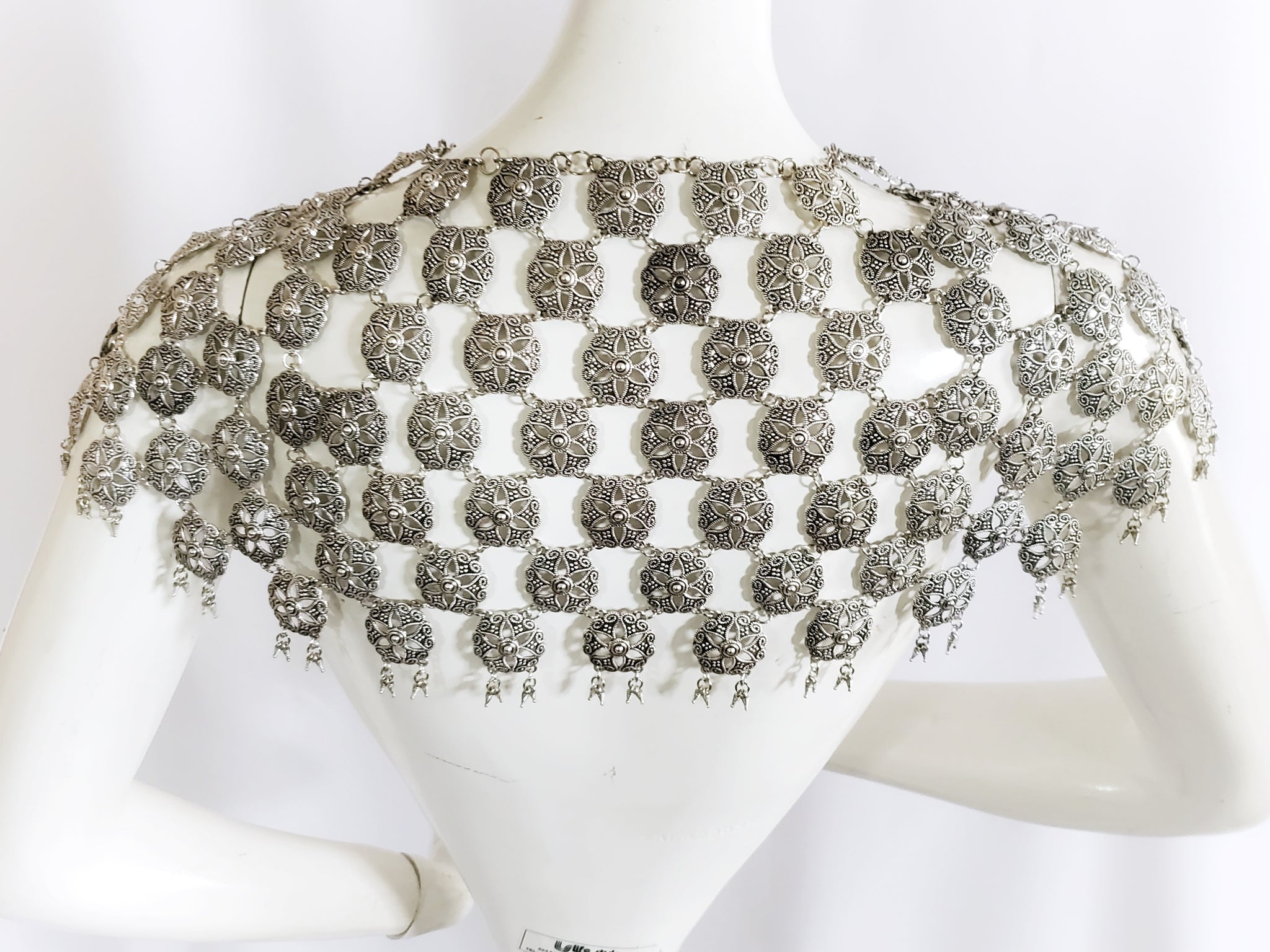 Armored Shall Queens Armor Hauberk Shoulder Jewelry