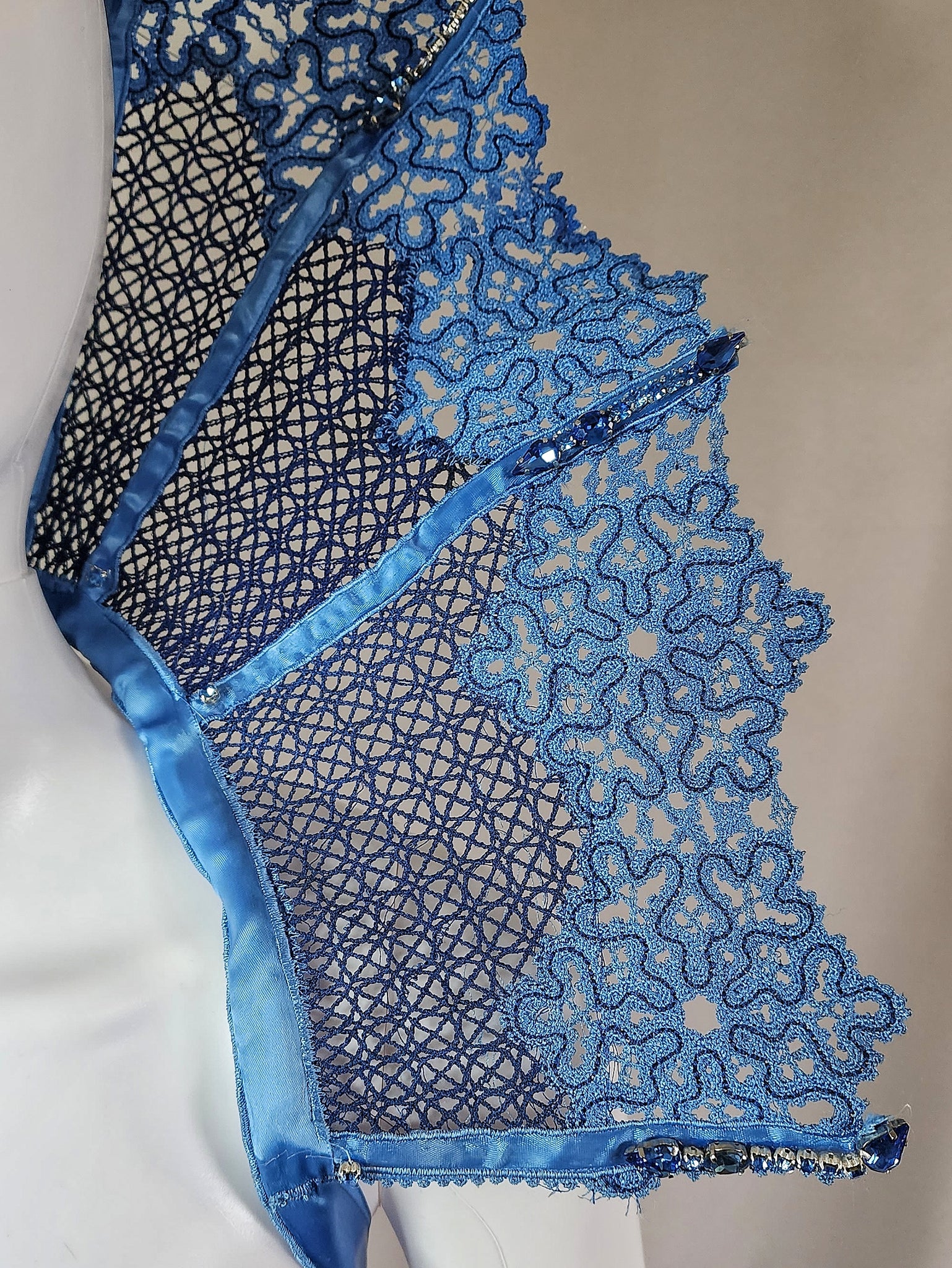 Blue Rhinestone Queen Fan Lace Stand Up Collar